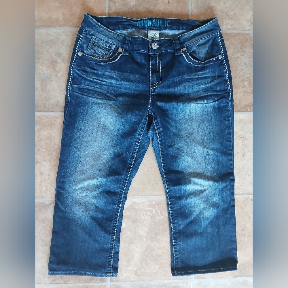 Hydraulic Blue Ankle Cropped Jeans with Faded Look